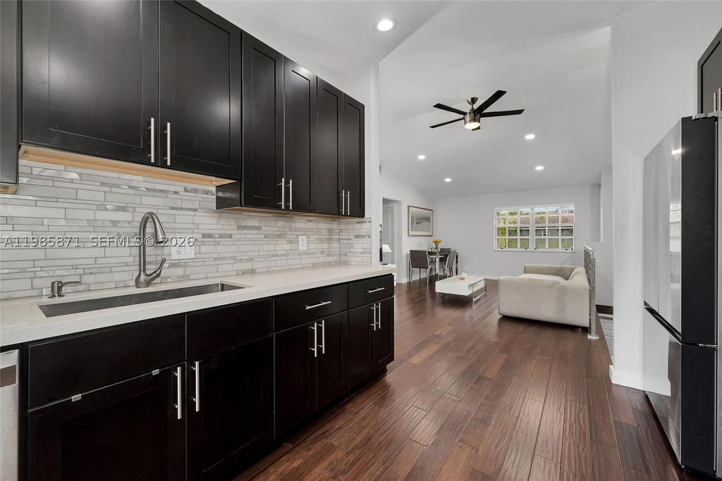 Real estate property located at 7110 173rd Dr #108, Miami-dade, Lago Del Rey Condo, Hialeah, FL