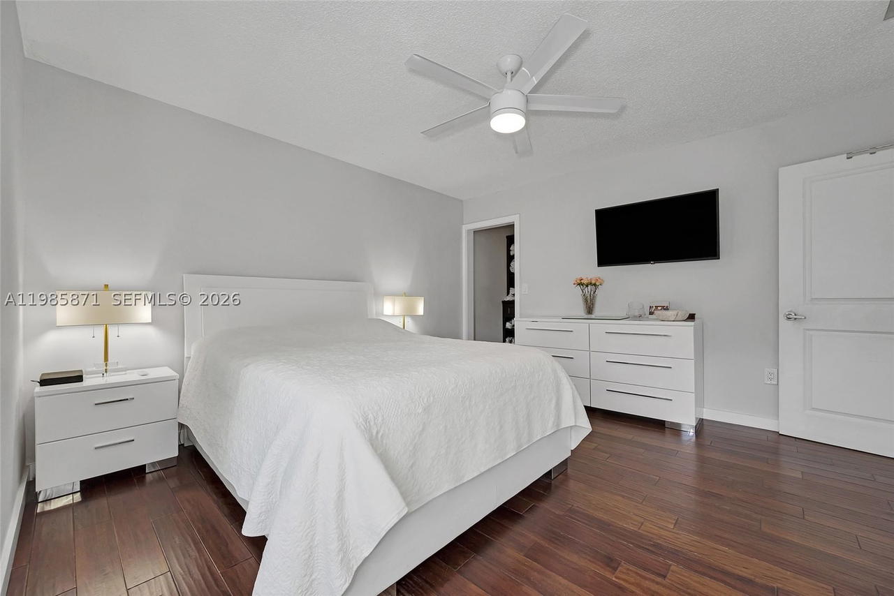 Real estate property located at 7110 173rd Dr #108, Miami-dade, Lago Del Rey Condo, Hialeah, FL