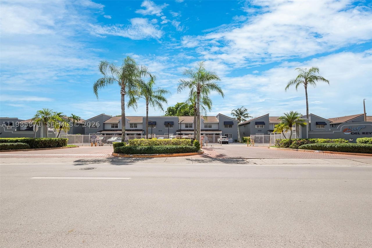 Real estate property located at 7110 173rd Dr #108, Miami-dade, Lago Del Rey Condo, Hialeah, FL