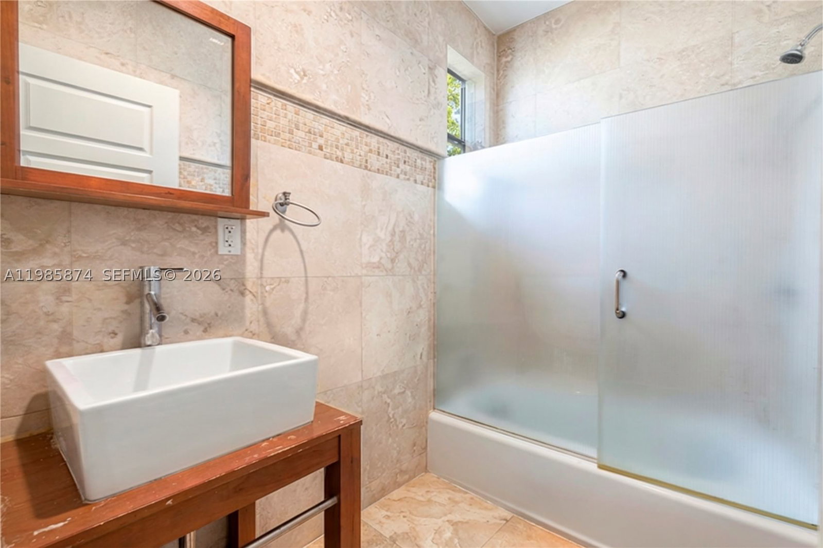 Real estate property located at 3310 Garden Ave, Miami-dade, Garden Sub Amd Pl, Miami Beach, FL
