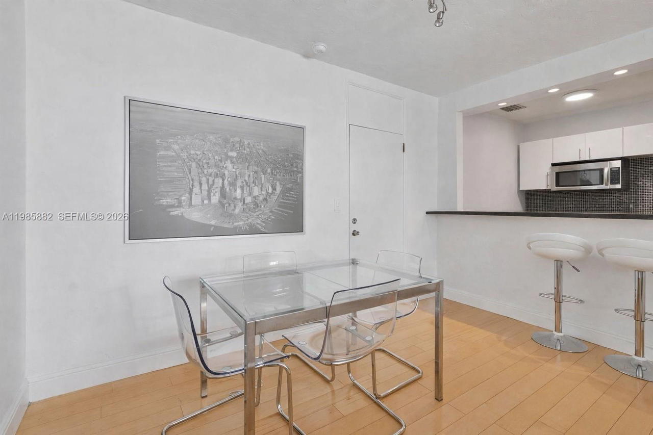 Real estate property located at 1001 7th St #202, Miami-dade, The Francis Condo, Miami Beach, FL