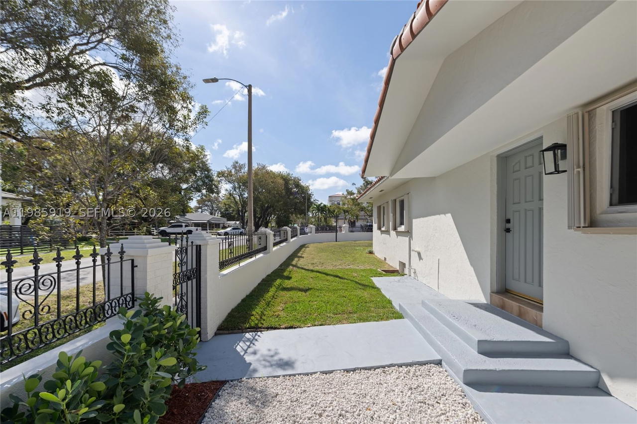 Real estate property located at 5251 6th St, Miami-dade, Hazelton Park, Miami, FL