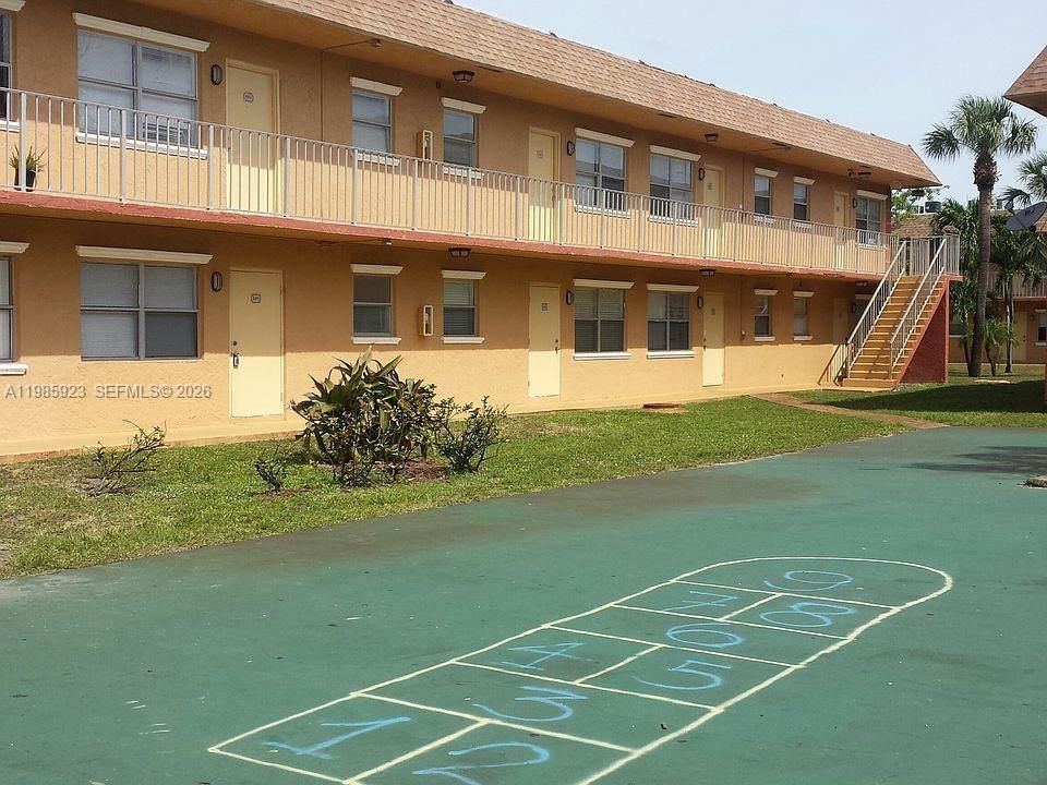 Real estate property located at 101 41st St E73, Broward, Courts At Oakland Park, Oakland Park, FL