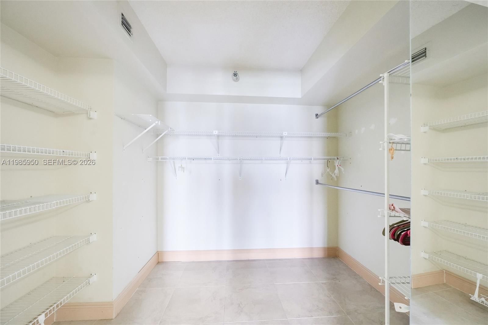 Real estate property located at 19101 36th Ct #705, Miami-dade, Mystic Pointe Condo No Th, Aventura, FL