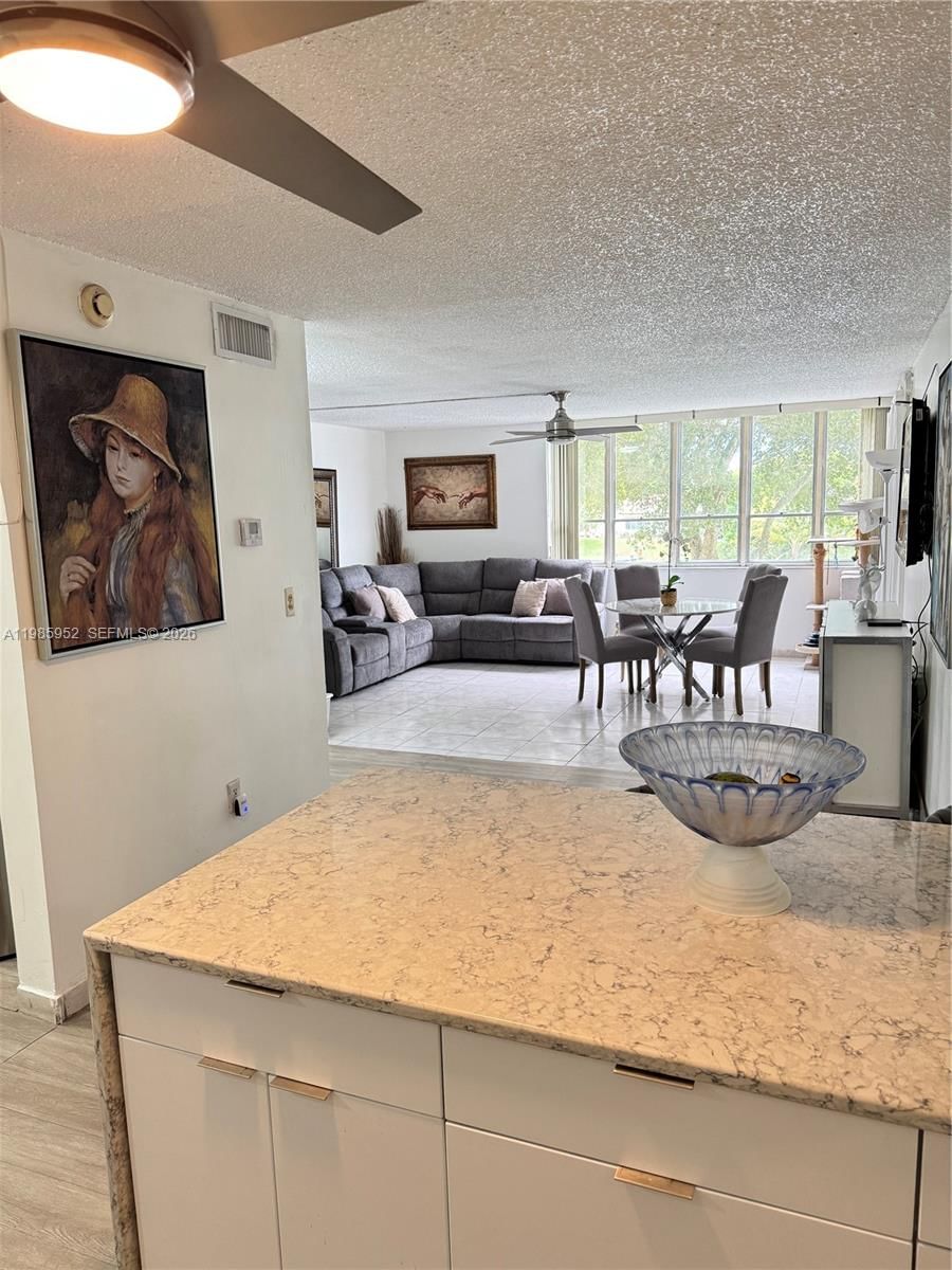 Real estate property located at 6901 147th Ave #2E, Miami-dade, Sovereigns Condo, Miami, FL