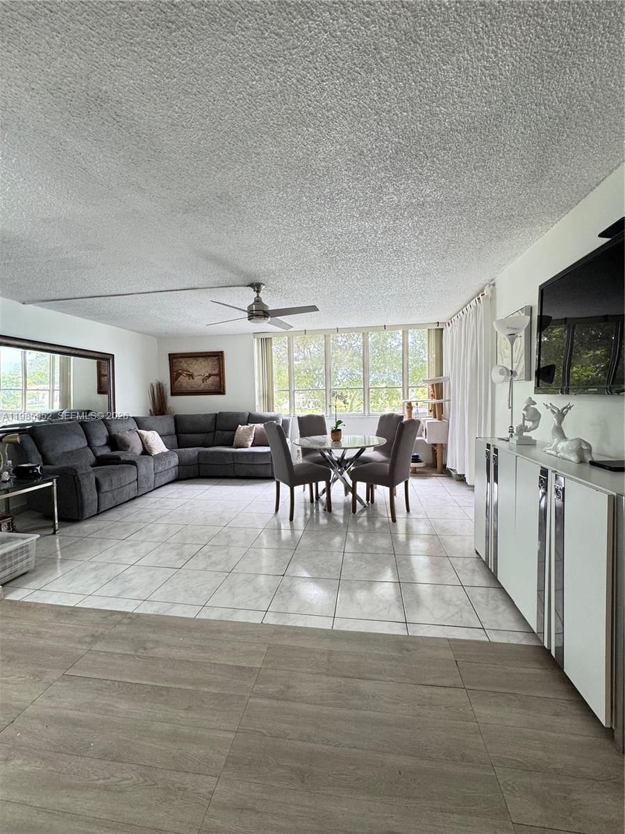 Real estate property located at 6901 147th Ave #2E, Miami-dade, Sovereigns Condo, Miami, FL