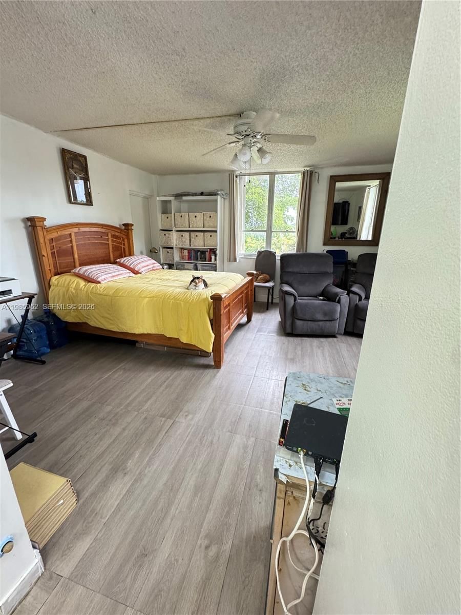 Real estate property located at 6901 147th Ave #2E, Miami-dade, Sovereigns Condo, Miami, FL