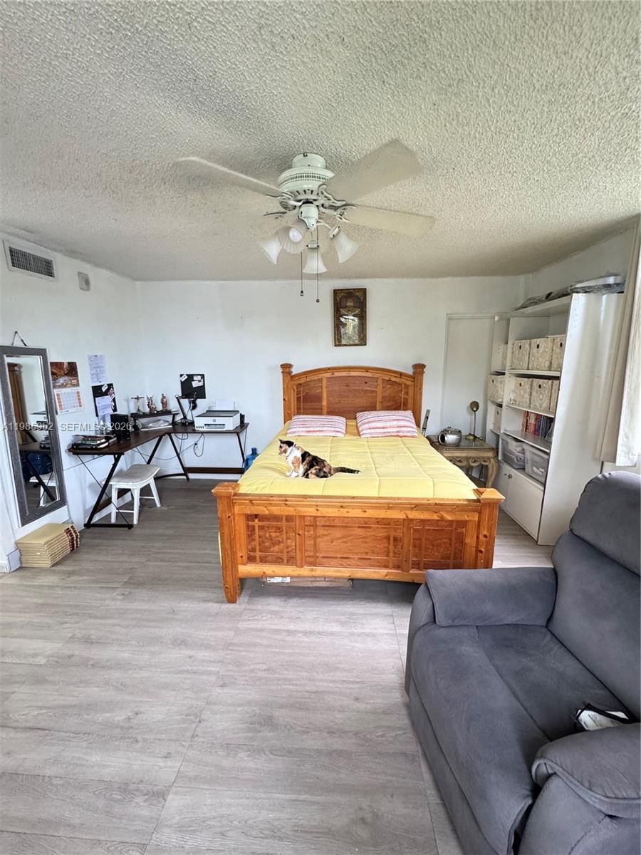 Real estate property located at 6901 147th Ave #2E, Miami-dade, Sovereigns Condo, Miami, FL