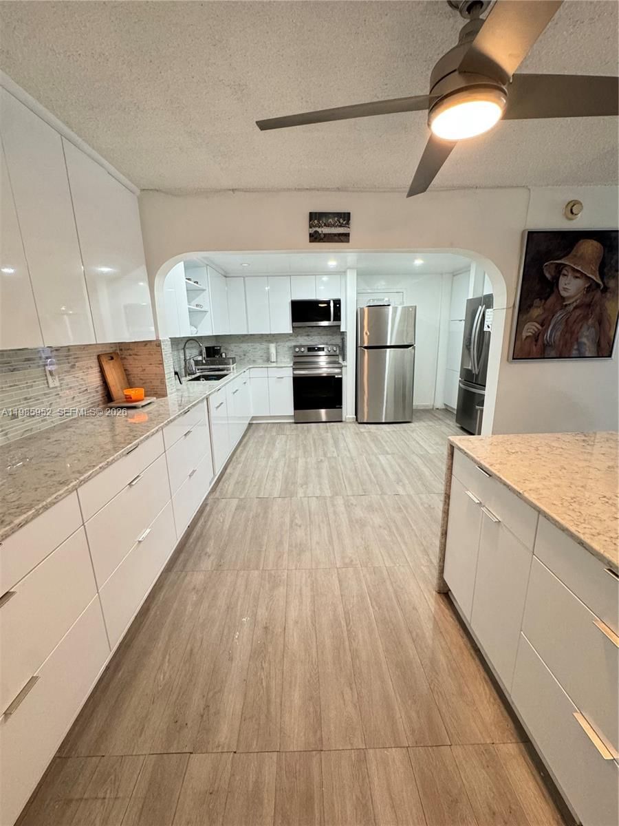 Real estate property located at 6901 147th Ave #2E, Miami-dade, Sovereigns Condo, Miami, FL