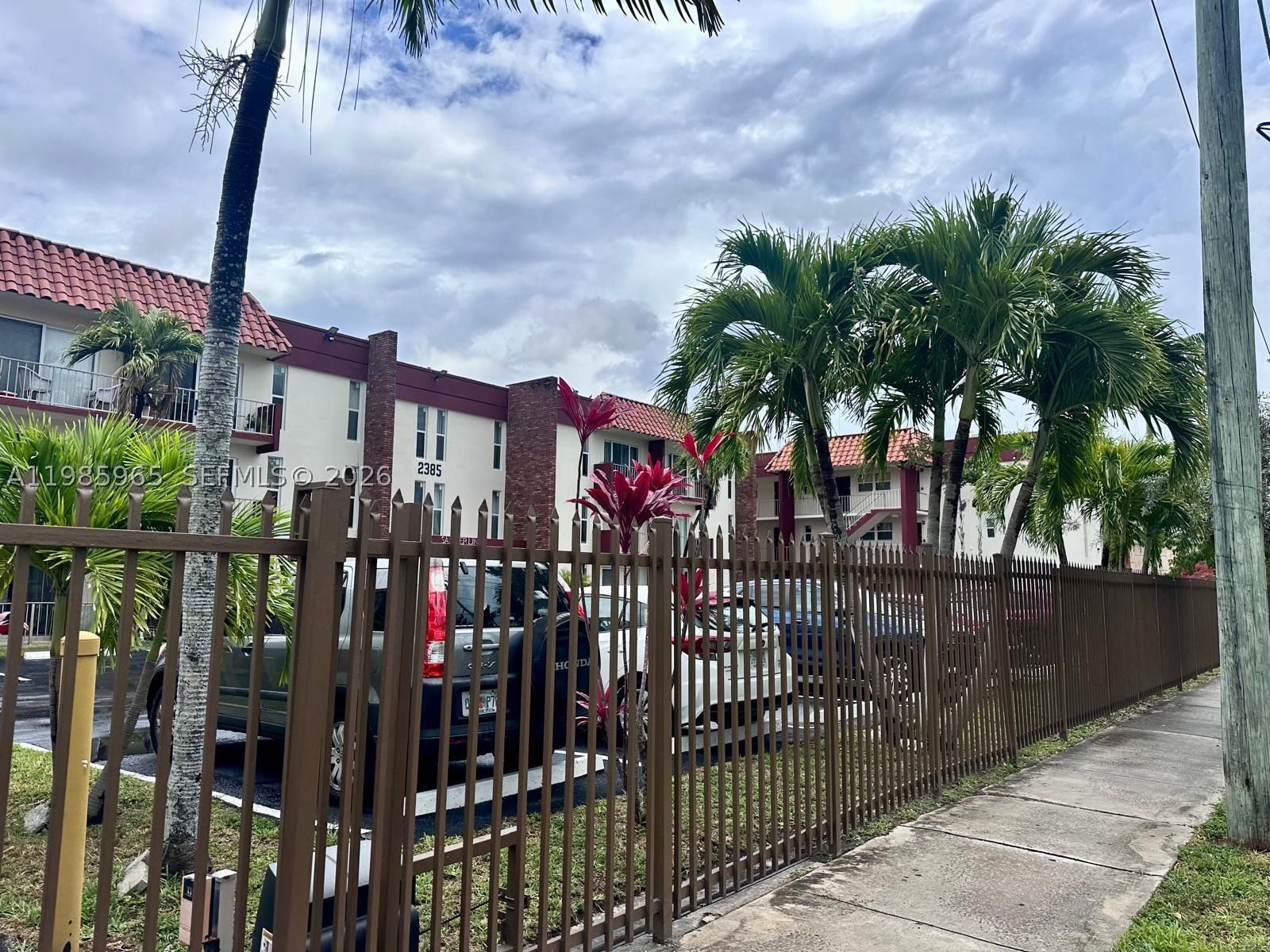 Real estate property located at 2385 11th St B16, Miami-dade, Sanderling Apts Condo, Miami, FL