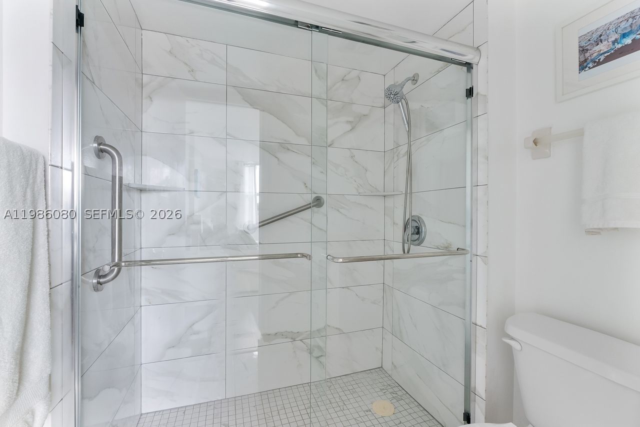 Real estate property located at 109 Royal Park Dr #2F, Broward, Royal Park Condo, Oakland Park, FL