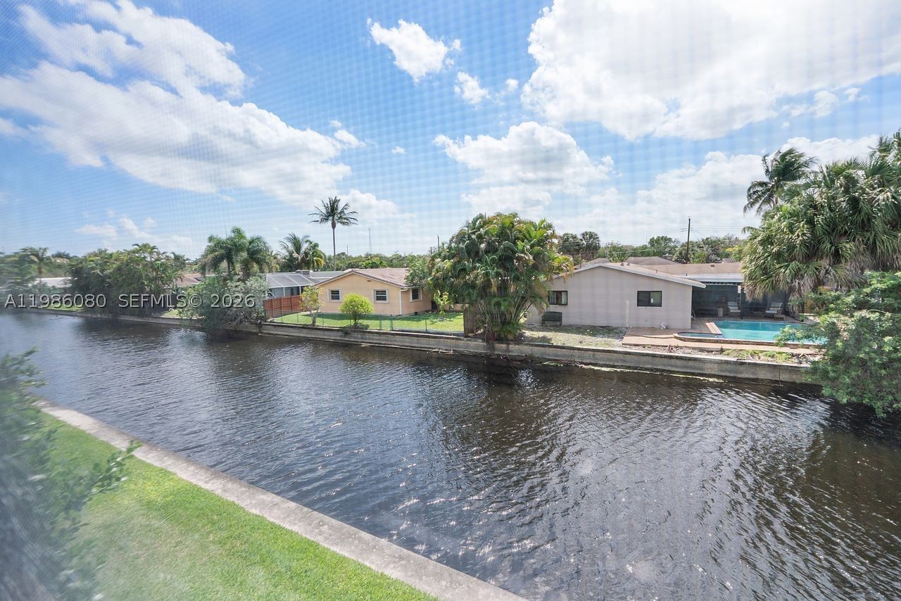 Real estate property located at 109 Royal Park Dr #2F, Broward, Royal Park Condo, Oakland Park, FL