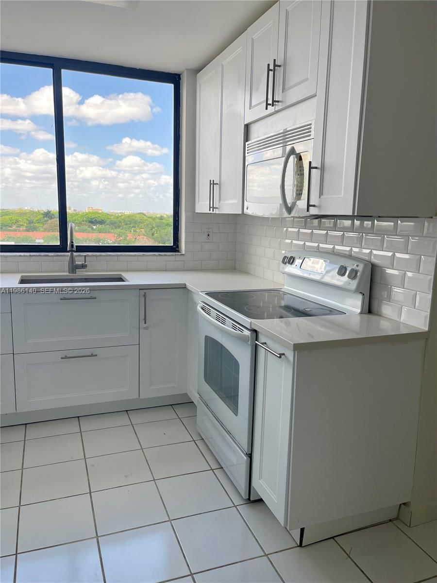 Real estate property located at 441 Valencia Ave #803, Miami-dade, Gables Laroc Condo, Coral Gables, FL