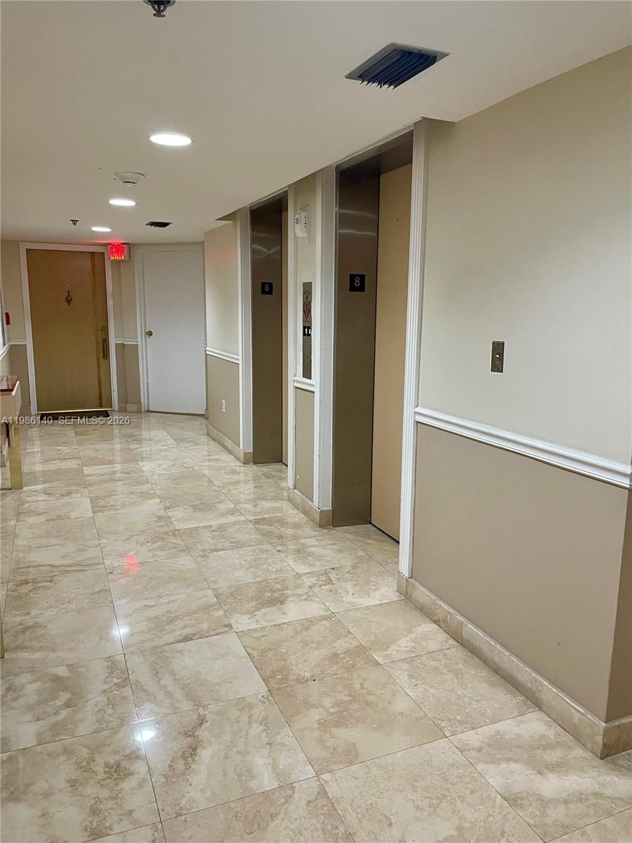 Real estate property located at 441 Valencia Ave #803, Miami-dade, Gables Laroc Condo, Coral Gables, FL