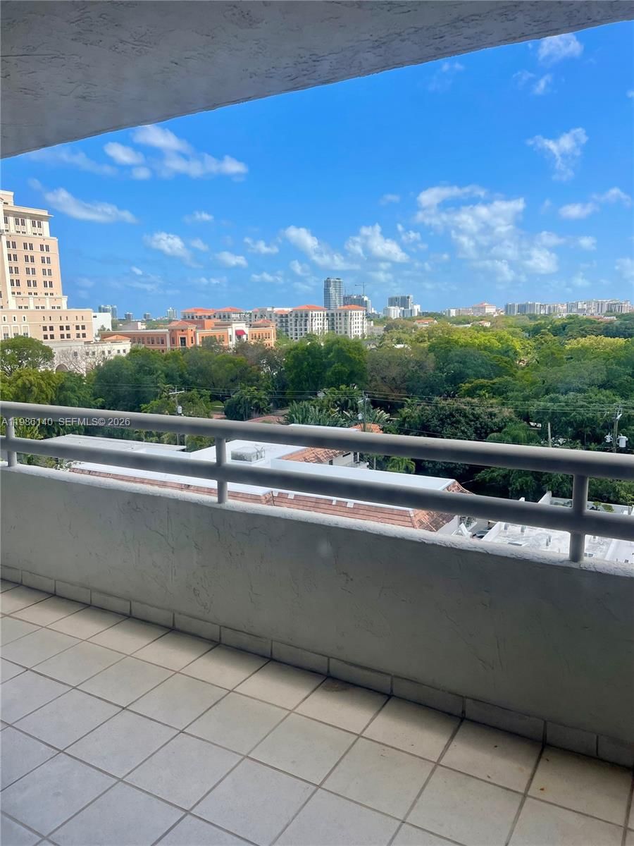 Real estate property located at 441 Valencia Ave #803, Miami-dade, Gables Laroc Condo, Coral Gables, FL