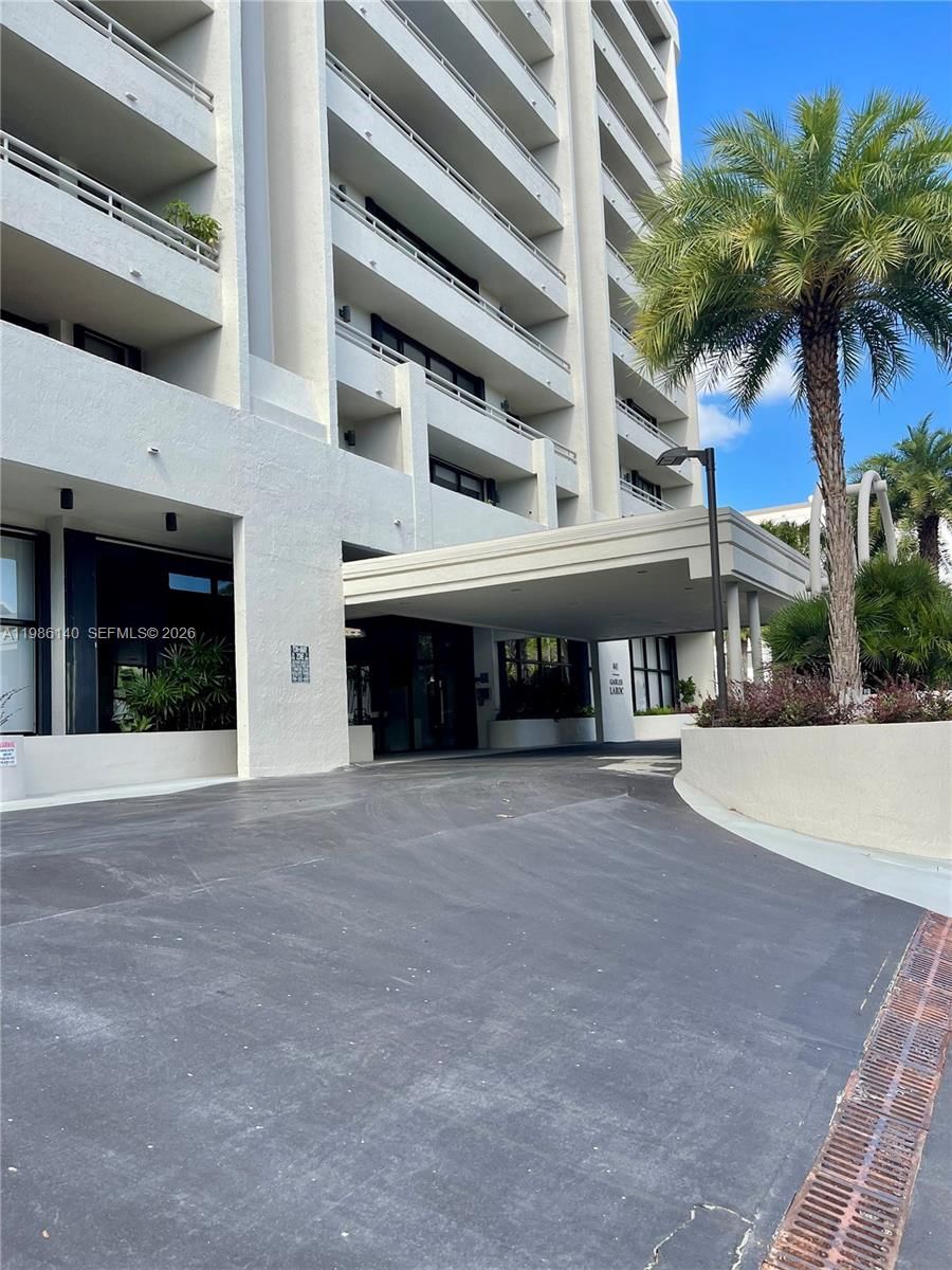 Real estate property located at 441 Valencia Ave #803, Miami-dade, Gables Laroc Condo, Coral Gables, FL