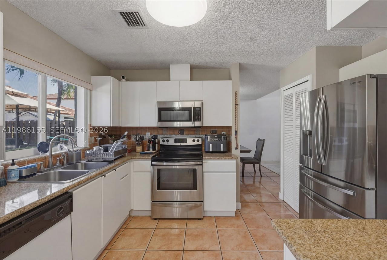 Real estate property located at 13237 11th St, Miami-dade, Shoma Homes At Tamiami Ii, Miami, FL
