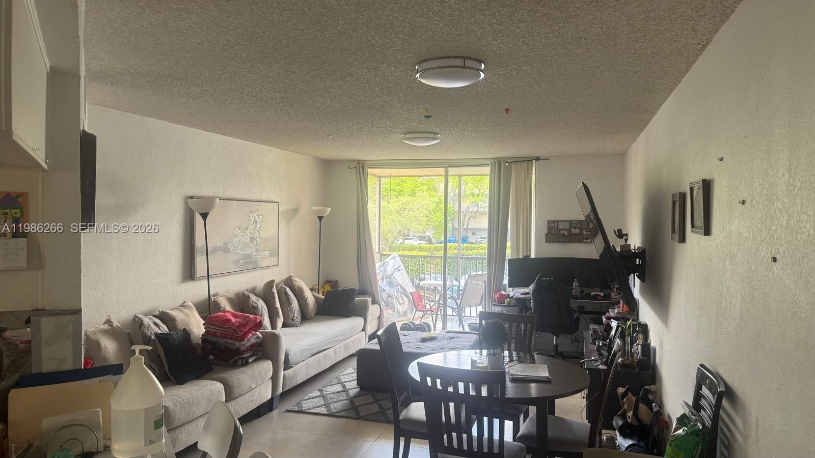 Real estate property located at 8215 Lake Dr #201, Miami-dade, Las Vistas At Doral Condo, Doral, FL