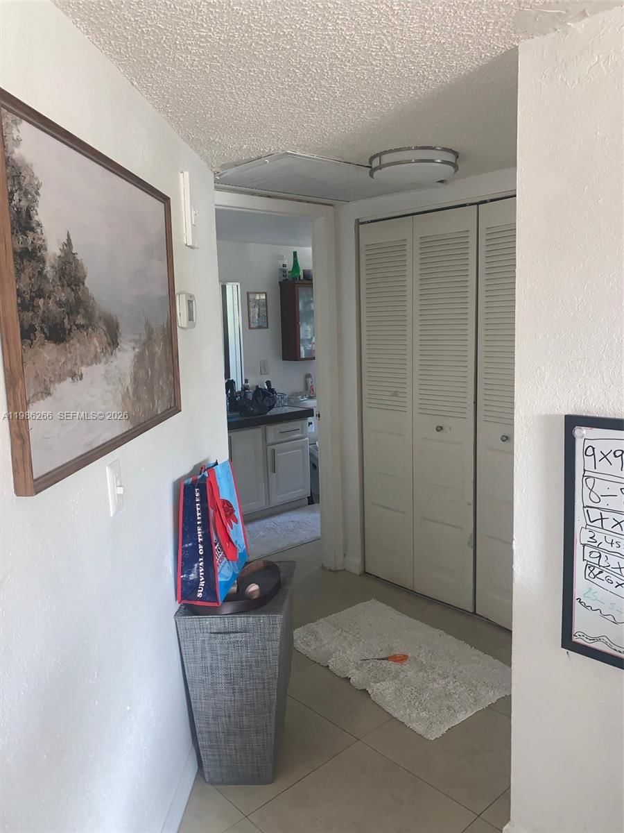 Real estate property located at 8215 Lake Dr #201, Miami-dade, Las Vistas At Doral Condo, Doral, FL