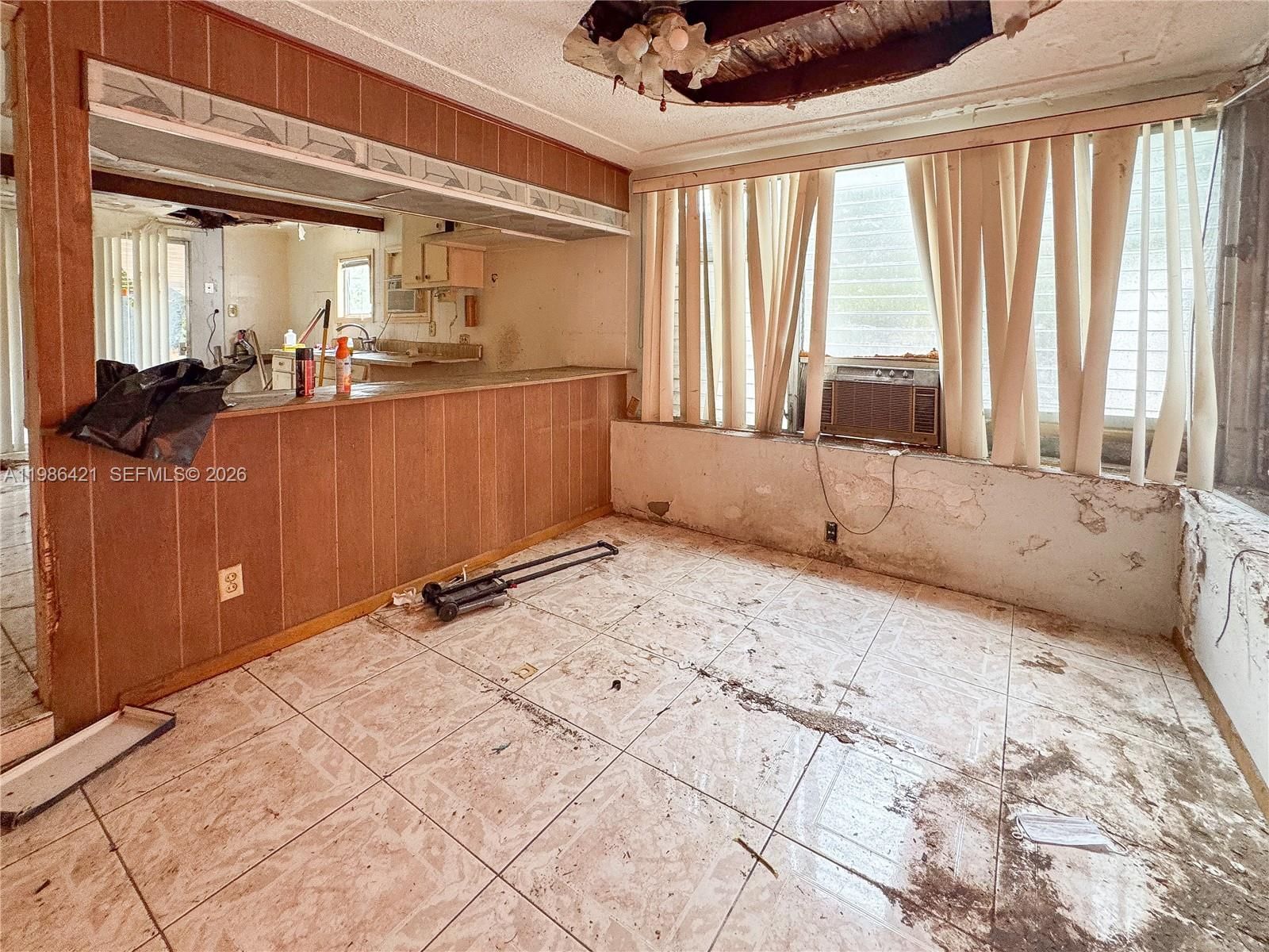Real estate property located at 11430 41st Ter, Miami-dade, Westwood Lake, Miami, FL