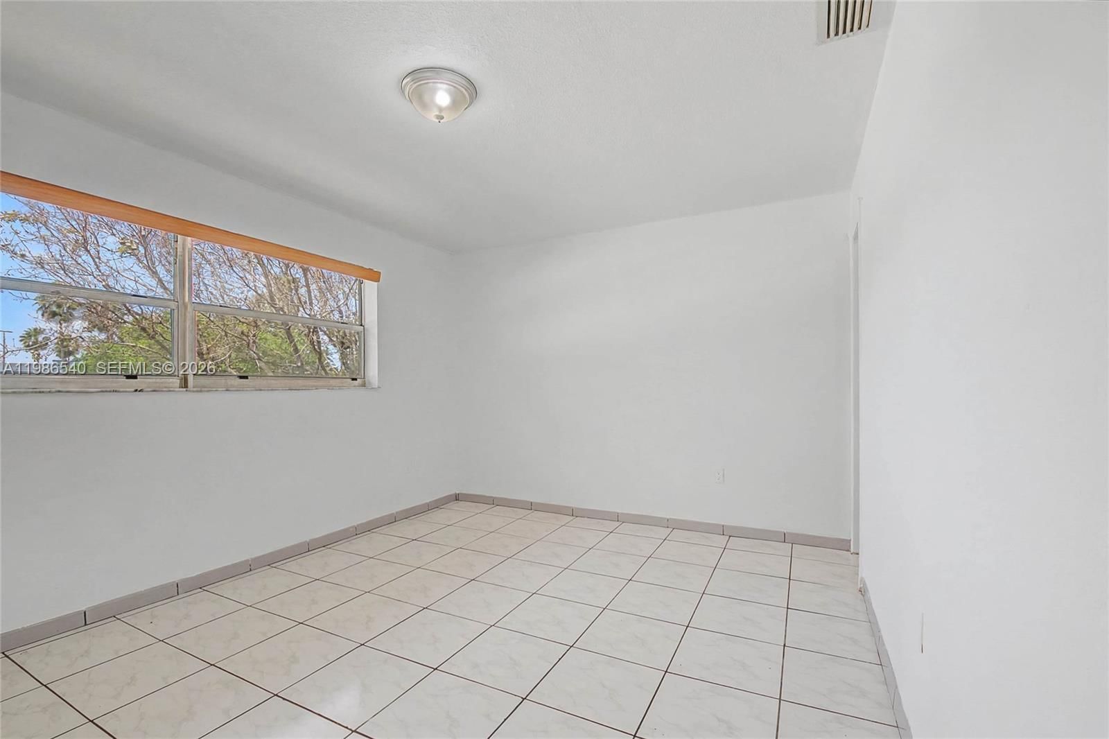Real estate property located at 15619 73rd Cir Ter #10-4, Miami-dade, Lakeside Xi Condo Ph I, Miami, FL