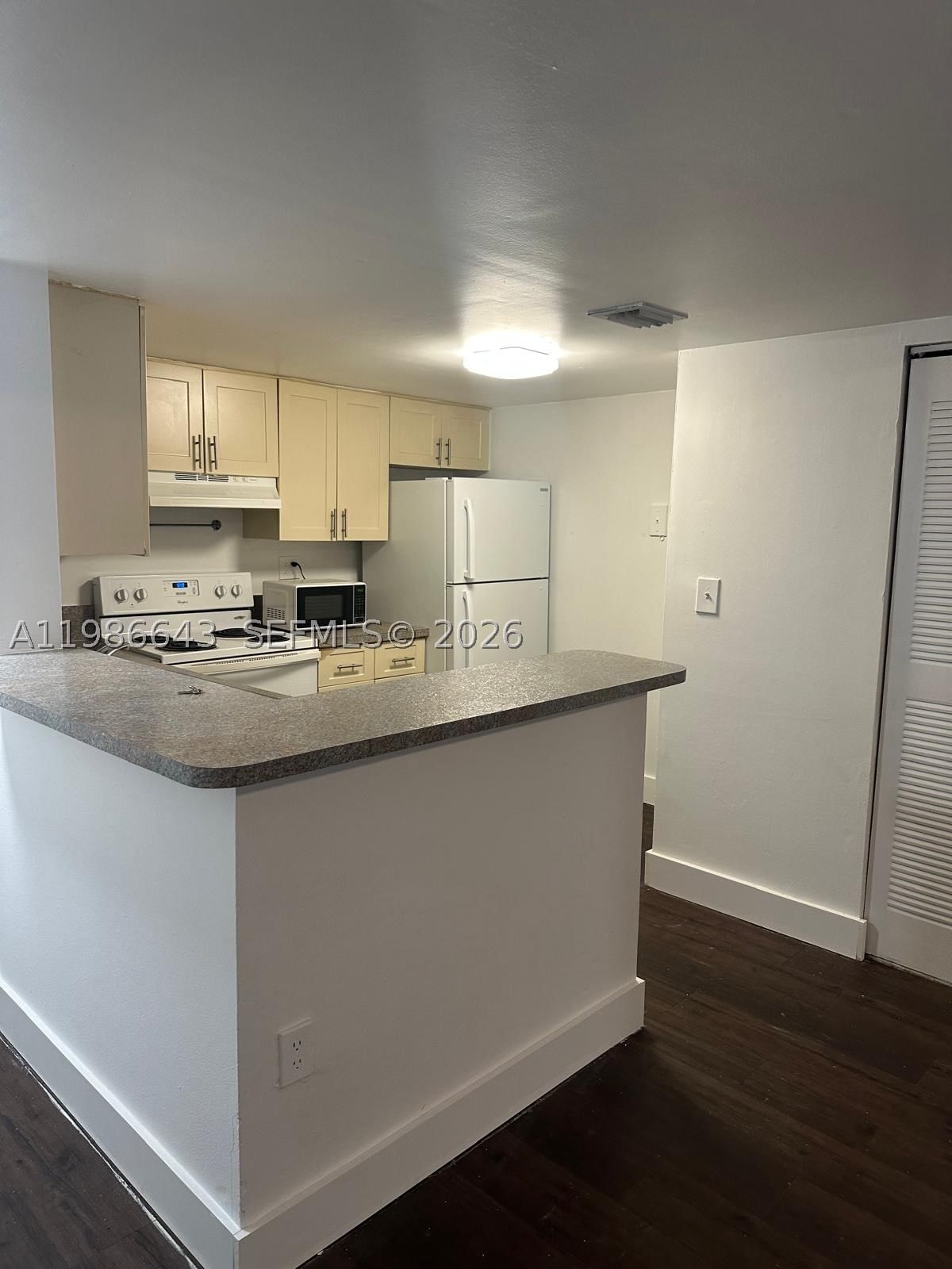Real estate property located at 9777 Nob Hill Ct #9777, Broward, Villas De Venezia Condo, Sunrise, FL