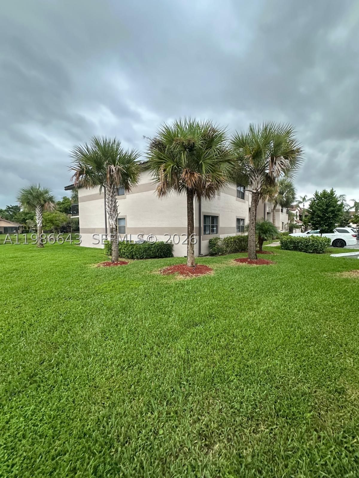 Real estate property located at 9777 Nob Hill Ct #9777, Broward, Villas De Venezia Condo, Sunrise, FL