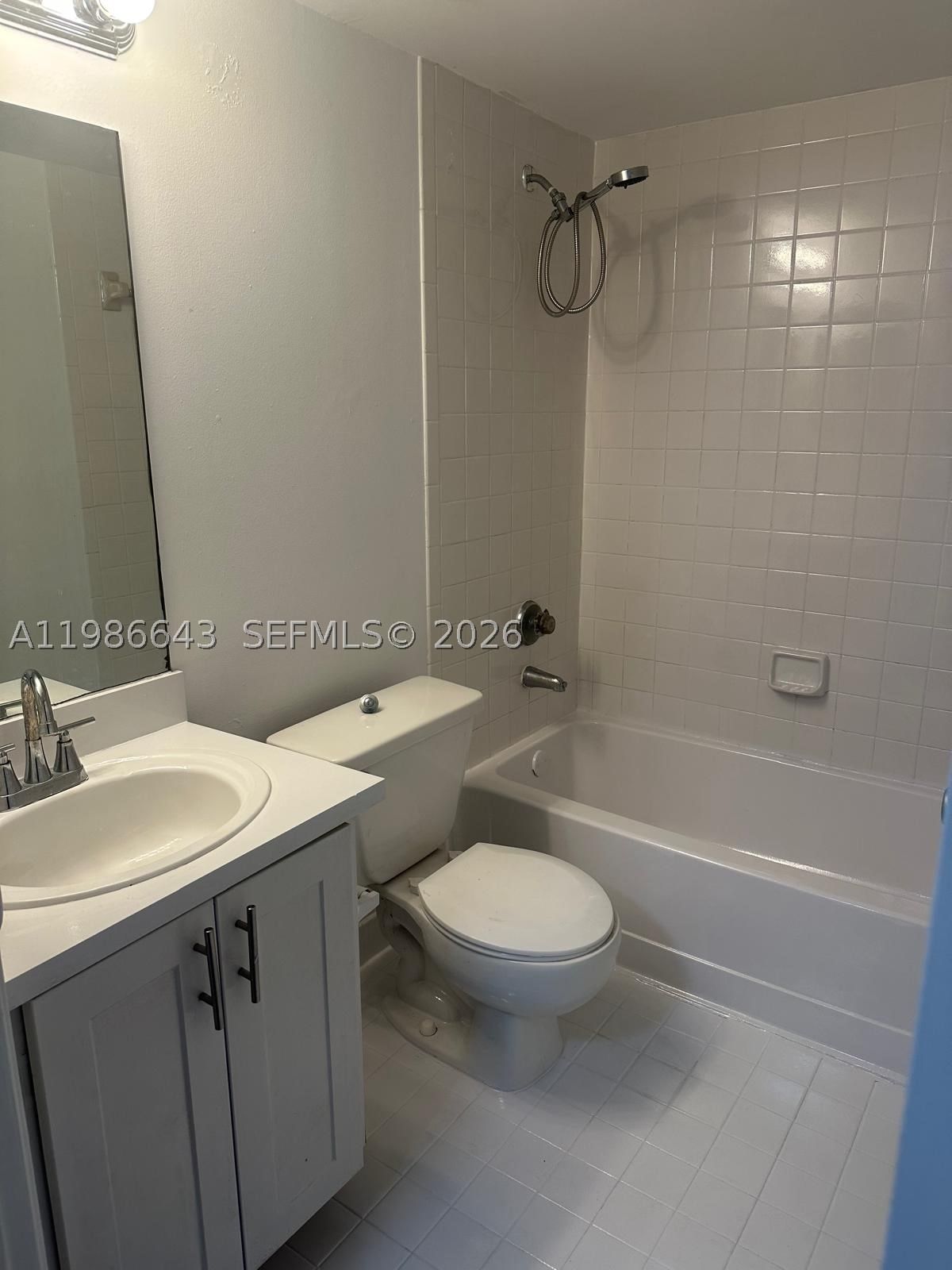 Real estate property located at 9777 Nob Hill Ct #9777, Broward, Villas De Venezia Condo, Sunrise, FL