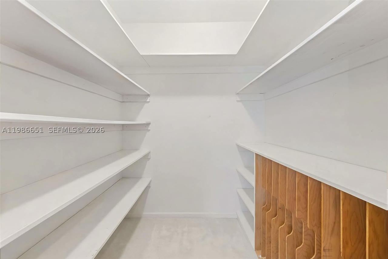 Real estate property located at 5055 Collins Ave #5M, Miami-dade, Crystal House Condo, Miami Beach, FL