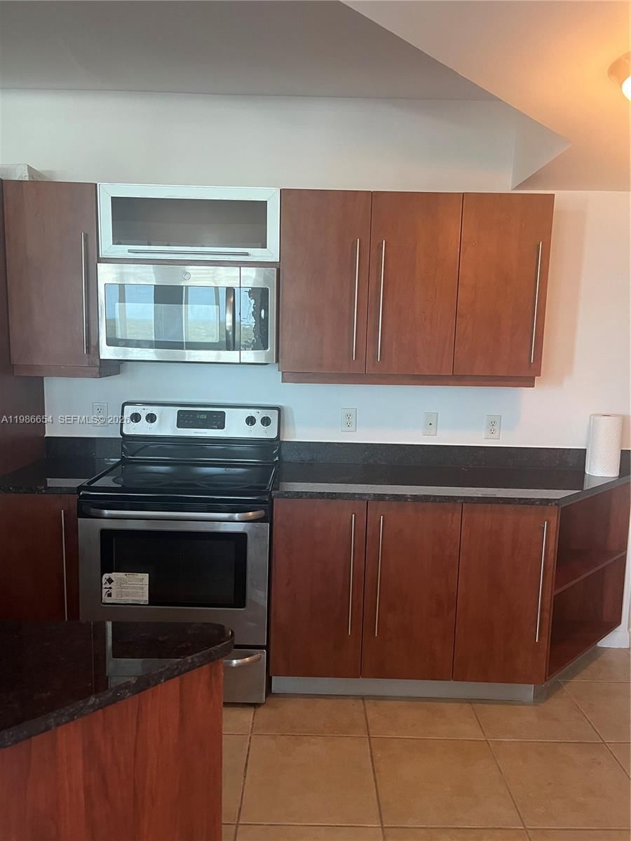 Real estate property located at 7350 89th St #1801S, Miami-dade, Toscano Condo, Miami, FL