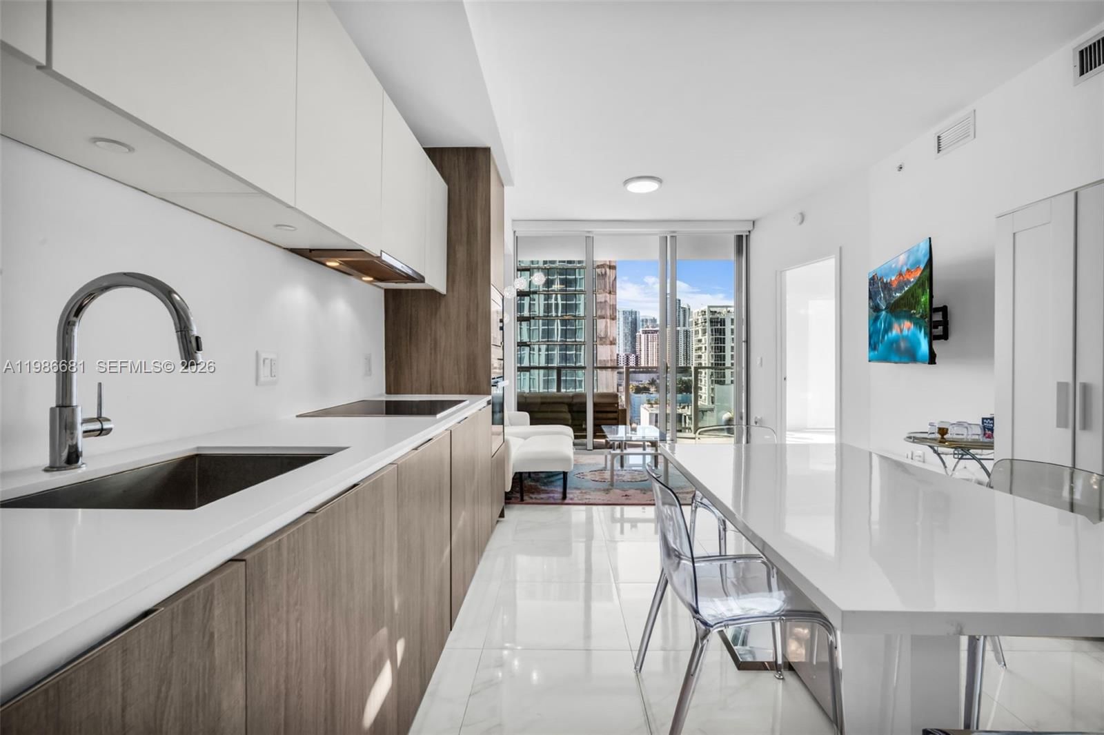 Real estate property located at 2900 7th Ave #1408, Miami-dade, Biscayne Beach Condo, Miami, FL