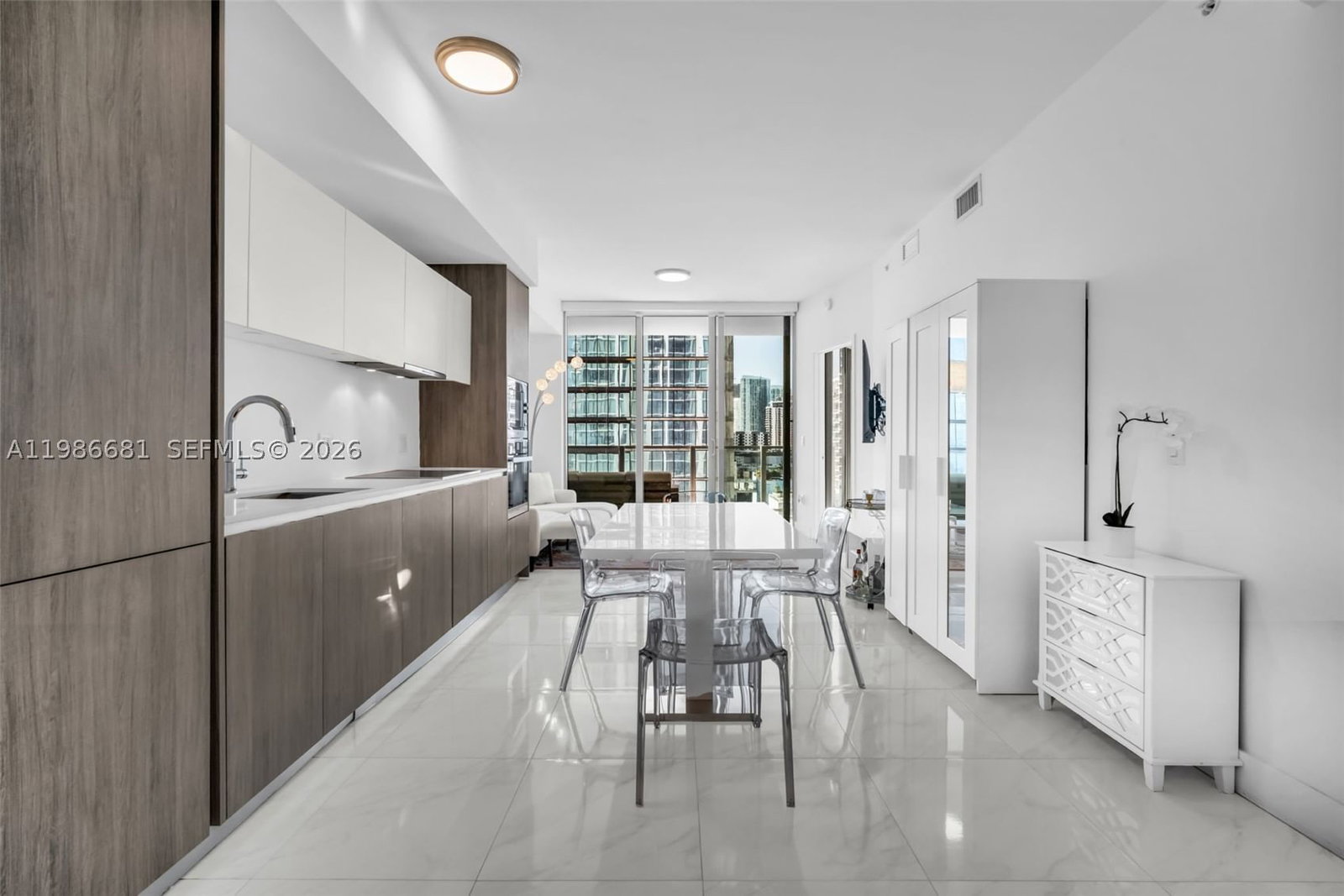 Real estate property located at 2900 7th Ave #1408, Miami-dade, Biscayne Beach Condo, Miami, FL