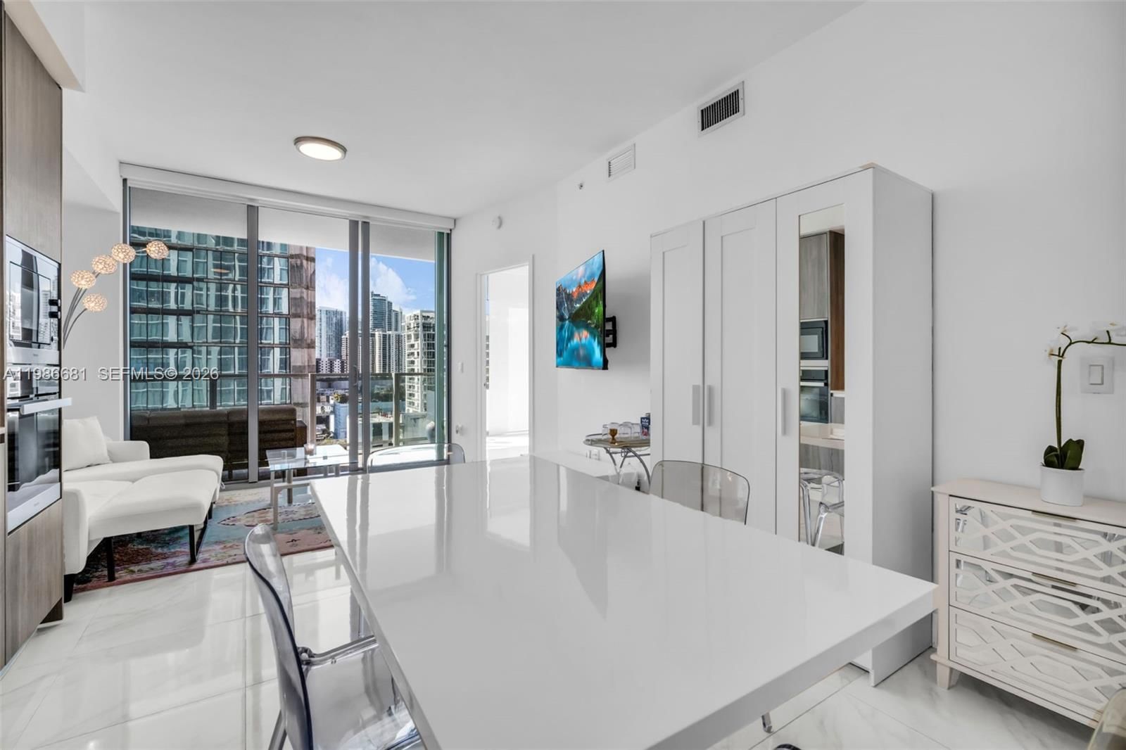 Real estate property located at 2900 7th Ave #1408, Miami-dade, Biscayne Beach Condo, Miami, FL