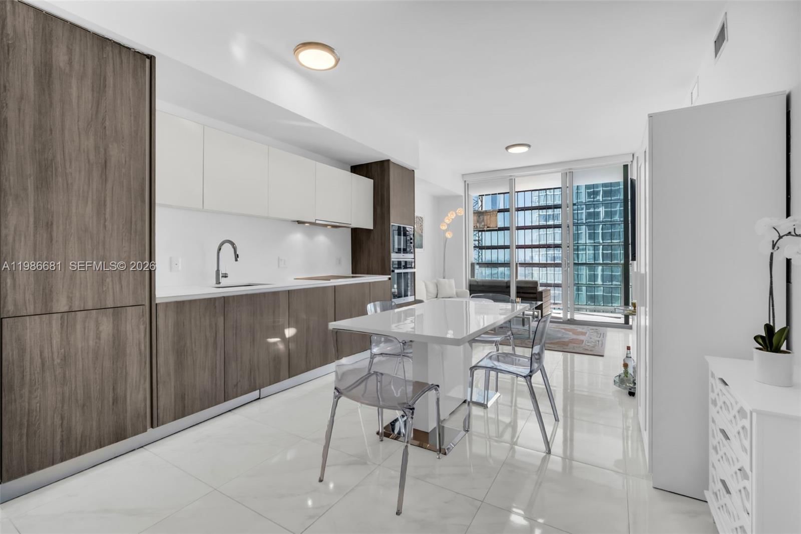 Real estate property located at 2900 7th Ave #1408, Miami-dade, Biscayne Beach Condo, Miami, FL