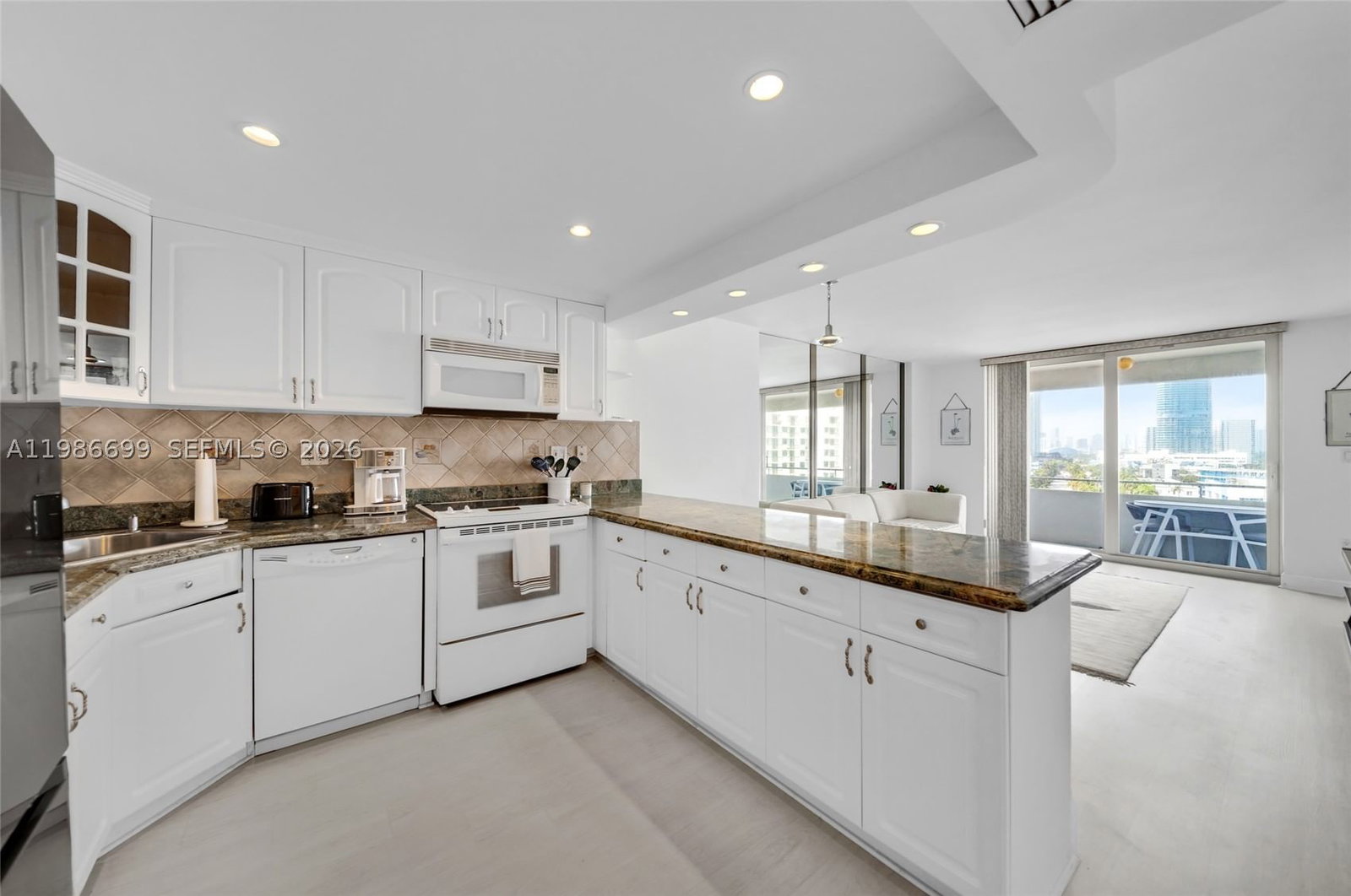 Real estate property located at 465 Ocean Dr #1102, Miami-dade, Royal Atlantic Condo, Miami Beach, FL