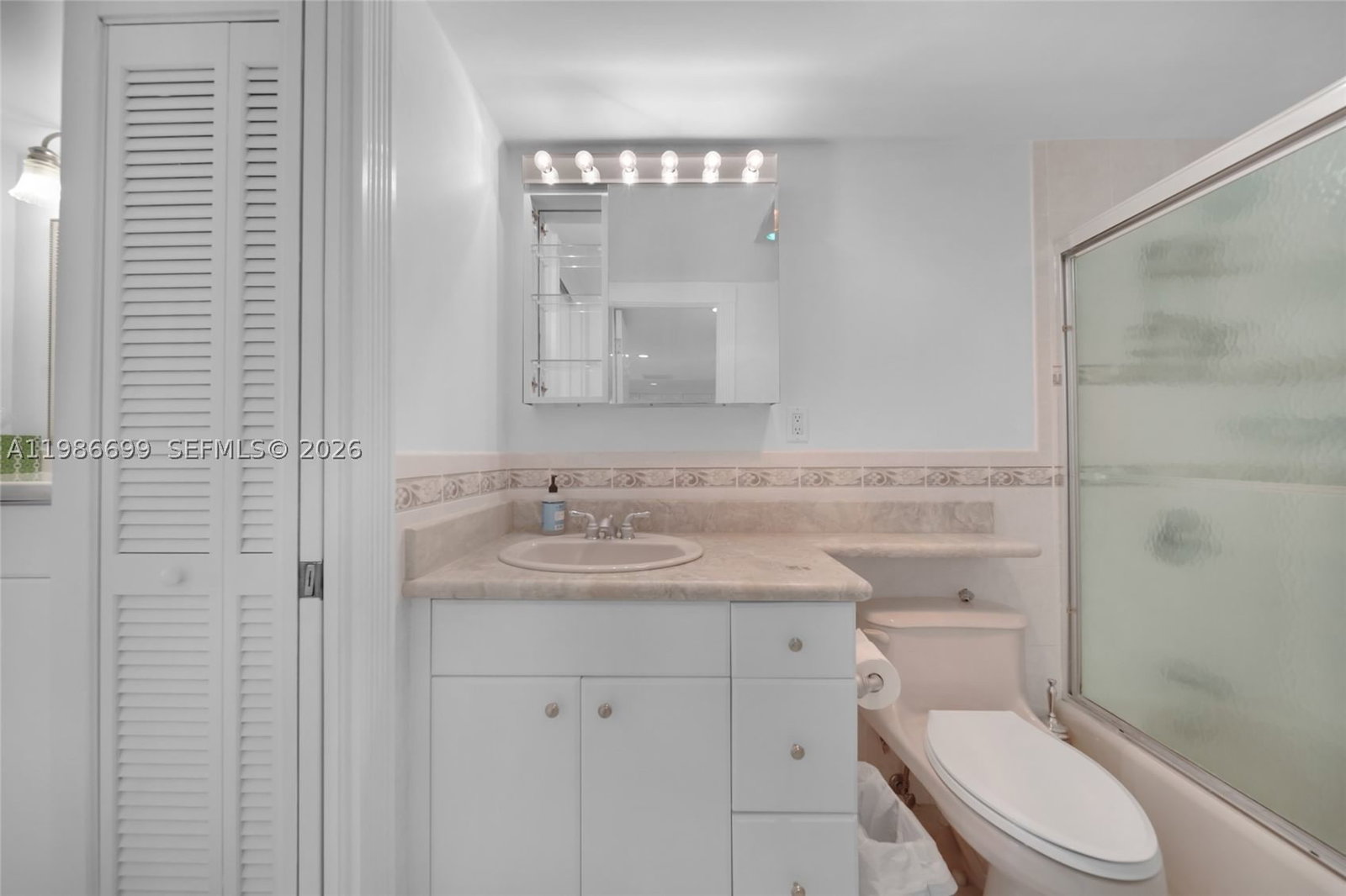 Real estate property located at 465 Ocean Dr #1102, Miami-dade, Royal Atlantic Condo, Miami Beach, FL
