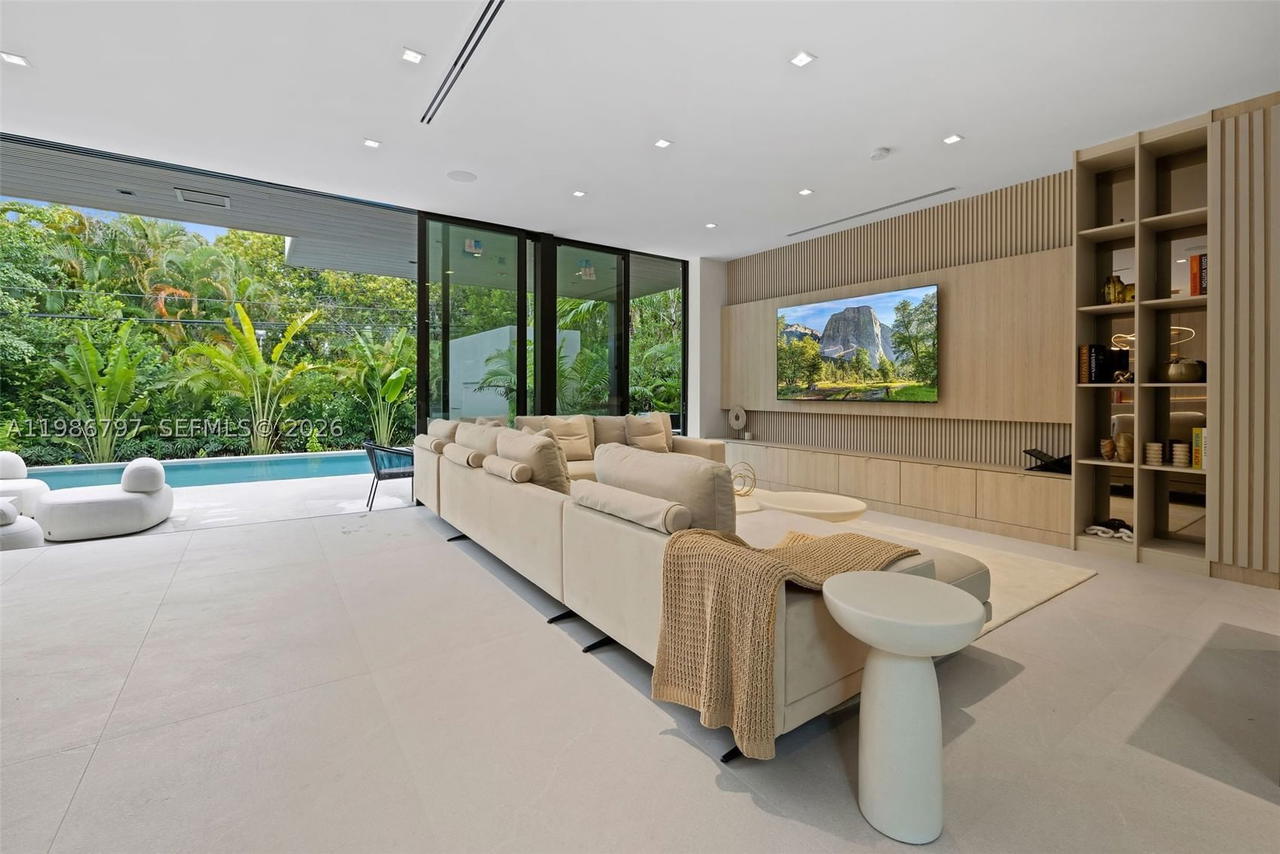 Real estate property located at 4534 Sheridan Ave, Miami-dade, Surprise Lake, Miami Beach, FL