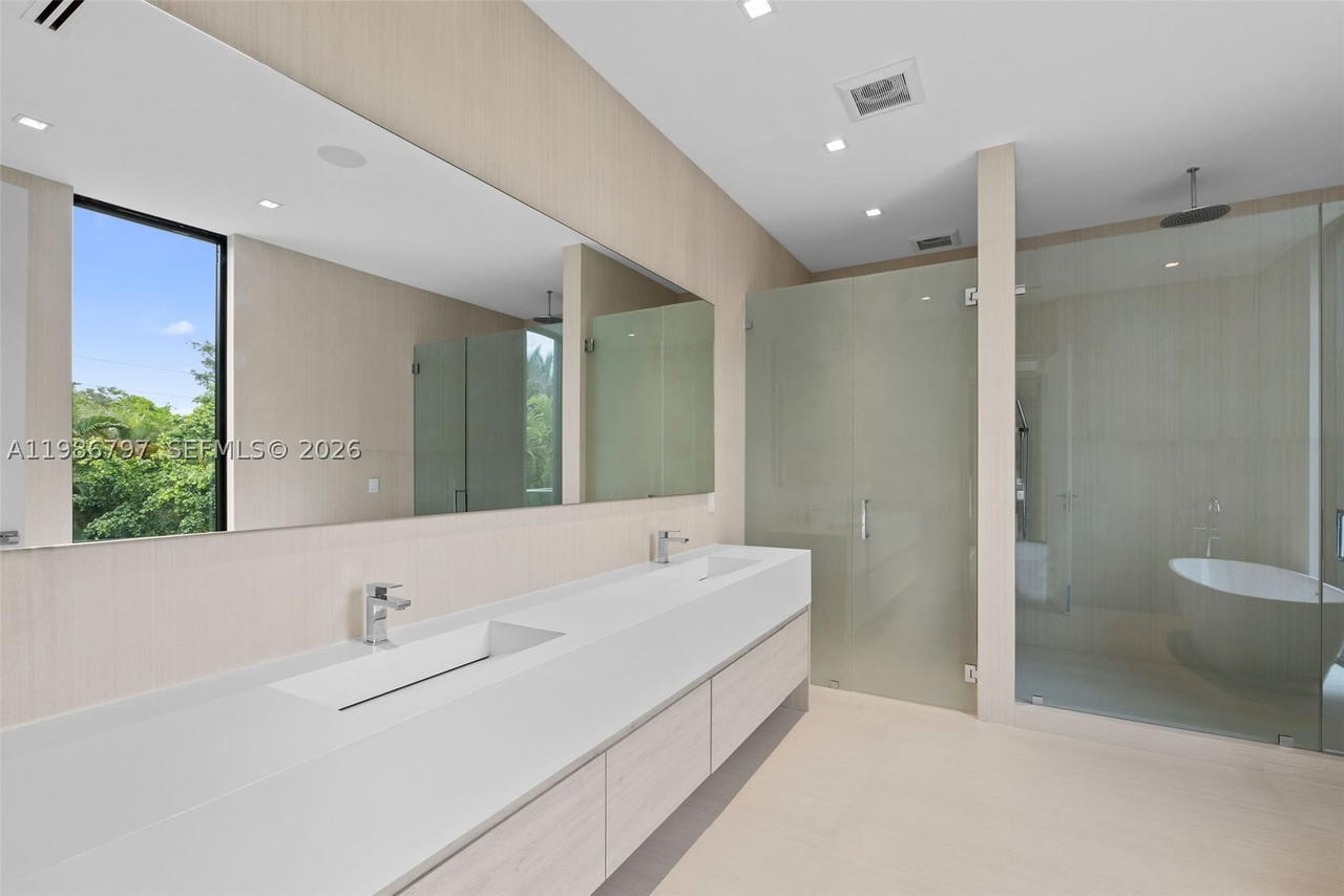 Real estate property located at 4534 Sheridan Ave, Miami-dade, Surprise Lake, Miami Beach, FL