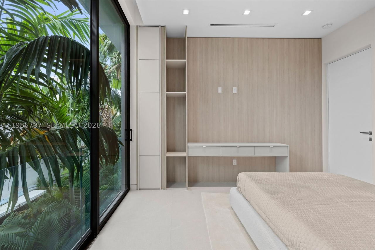Real estate property located at 4534 Sheridan Ave, Miami-dade, Surprise Lake, Miami Beach, FL