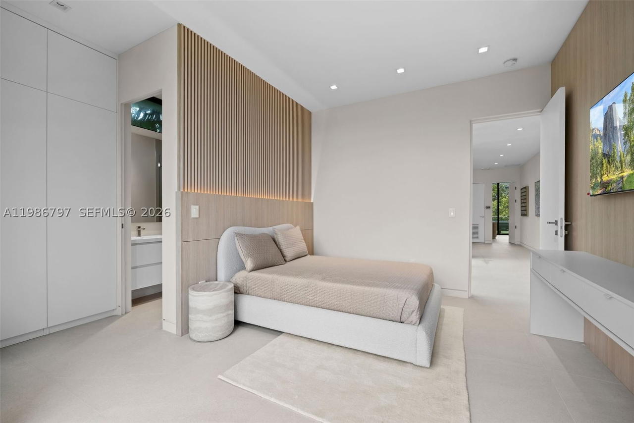Real estate property located at 4534 Sheridan Ave, Miami-dade, Surprise Lake, Miami Beach, FL