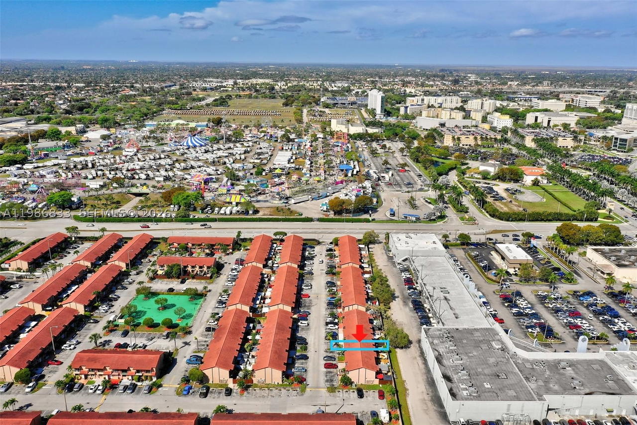 Real estate property located at 1809 107th Ave #2705, Miami-dade, Villas University Square, Miami, FL
