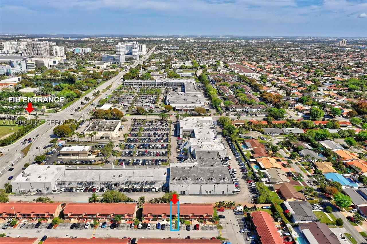 Real estate property located at 1809 107th Ave #2705, Miami-dade, Villas University Square, Miami, FL
