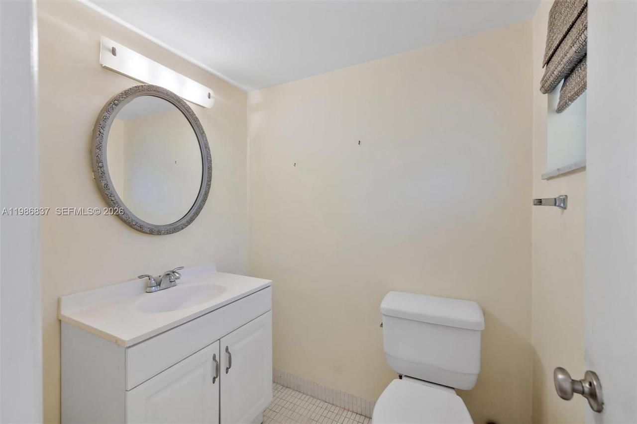 Real estate property located at 871 195th St #202, Miami-dade, Azure Lake Condo, Miami, FL