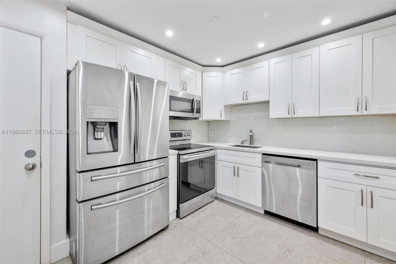 Real estate property located at 871 195th St #202, Miami-dade, Azure Lake Condo, Miami, FL