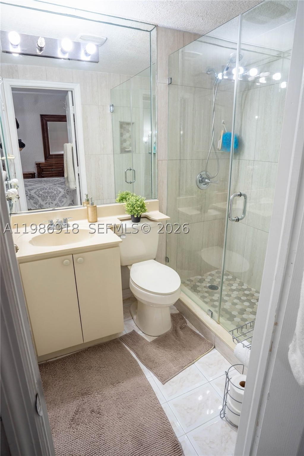 Real estate property located at 17425 75th Pl #101, Miami-dade, Poinciana Lakes Villas Co, Hialeah, FL