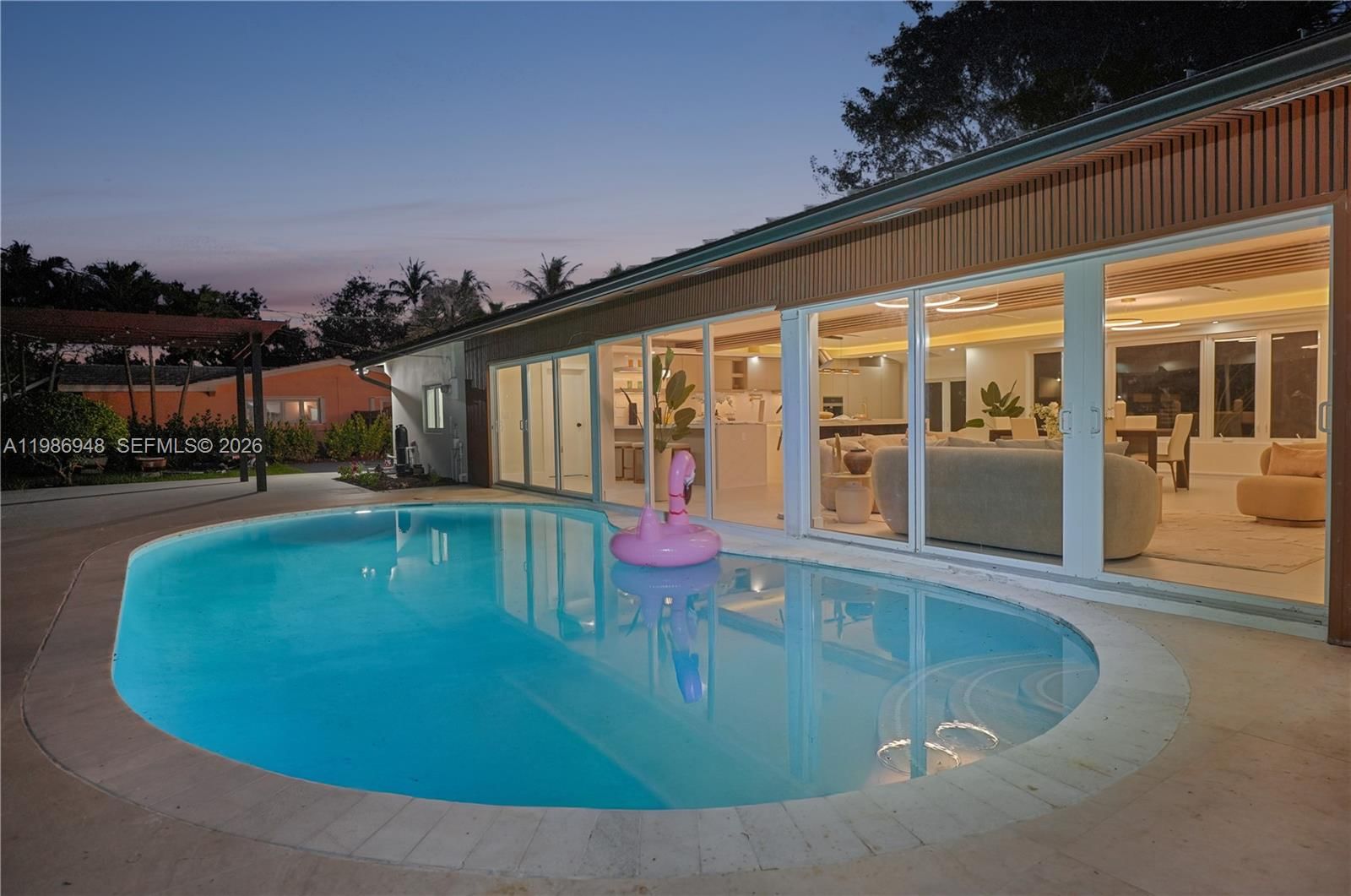 Real estate property located at 8220 133rd St, Miami-dade, Capri Estates, Pinecrest, FL