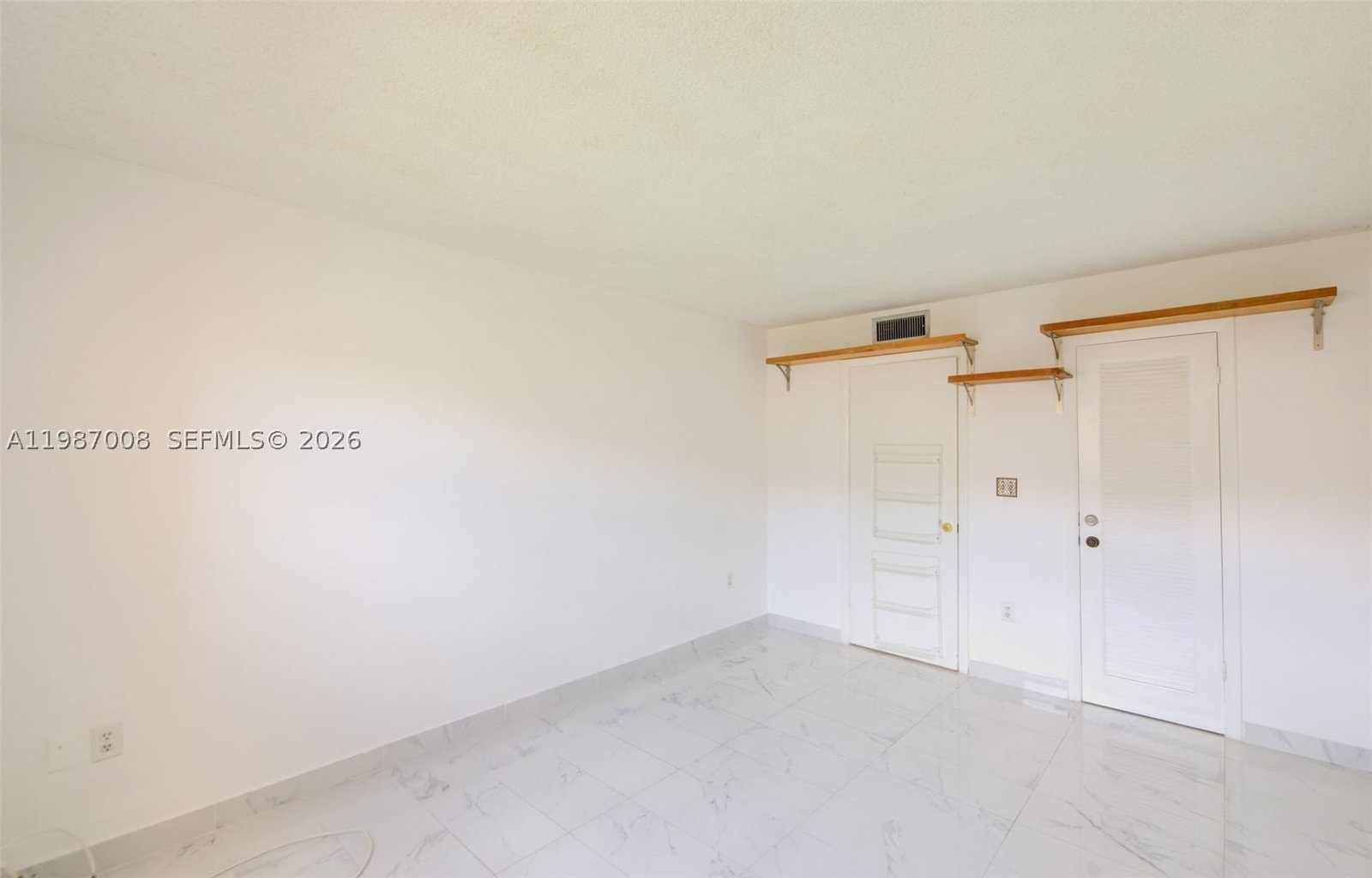 Real estate property located at 8951 Sunrise Lakes Blvd #105, Broward, Sunrise Lakes 87 Condo, Sunrise, FL