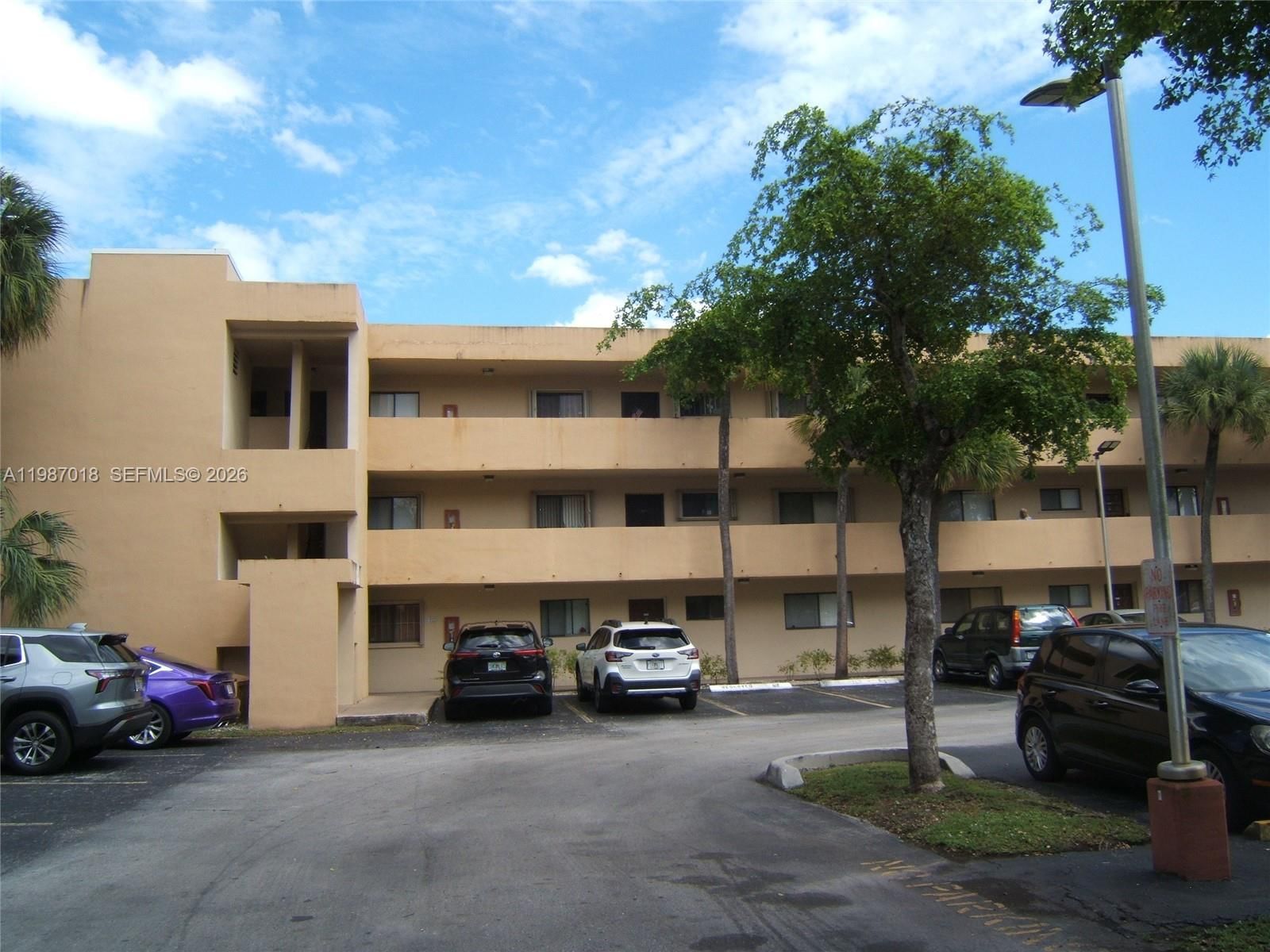 Real estate property located at 8415 107th Ave #146W, Miami-dade, Kendall Acres West Condo, Miami, FL
