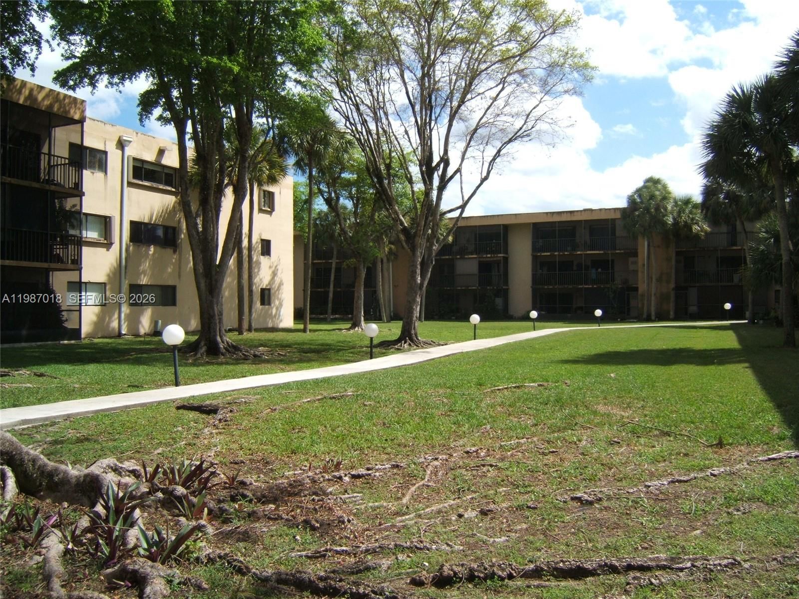 Real estate property located at 8415 107th Ave #146W, Miami-dade, Kendall Acres West Condo, Miami, FL