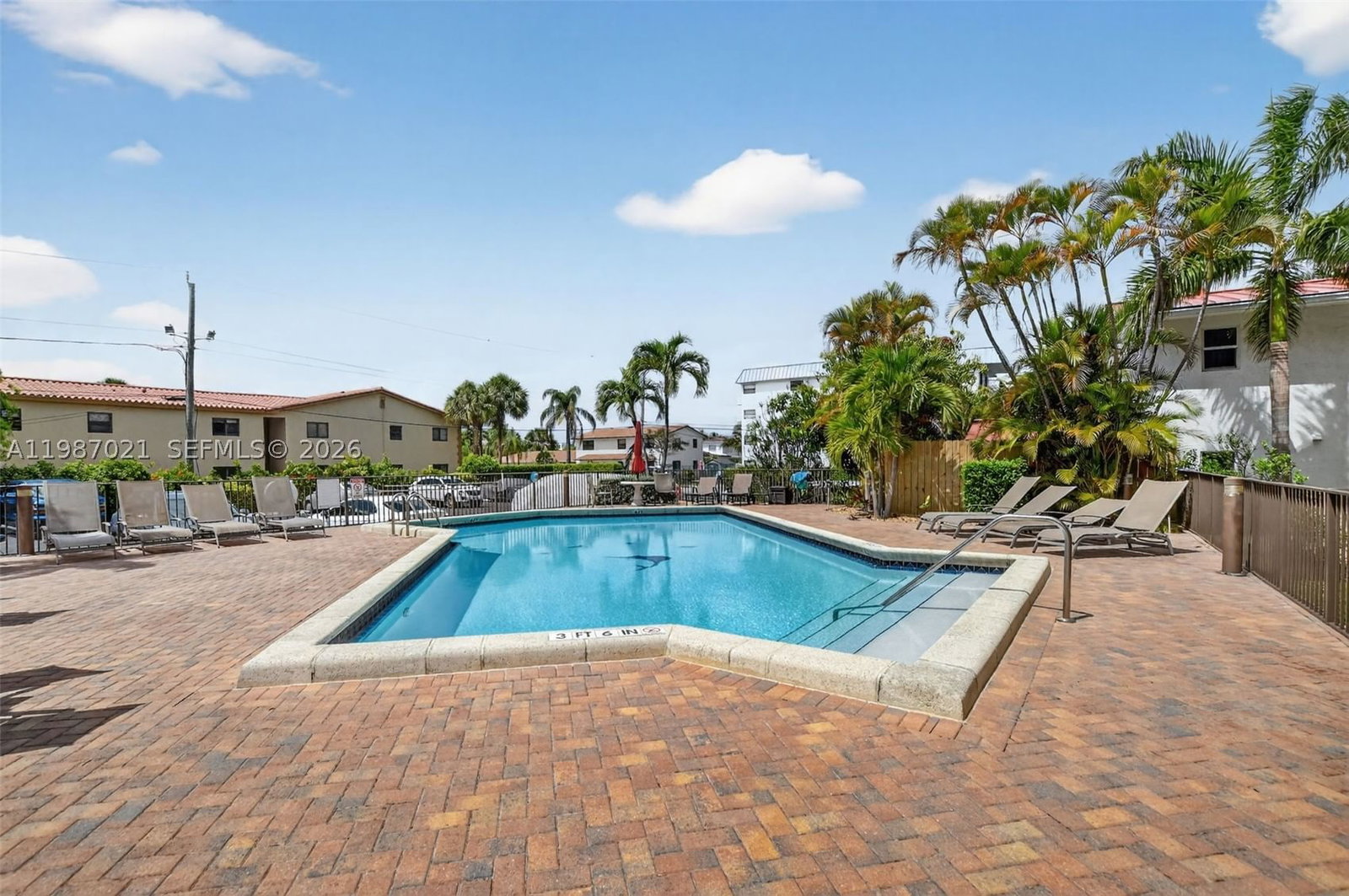 Real estate property located at 333 20th Ave G2 (104), Broward, Beach House Village Condo, Deerfield Beach, FL